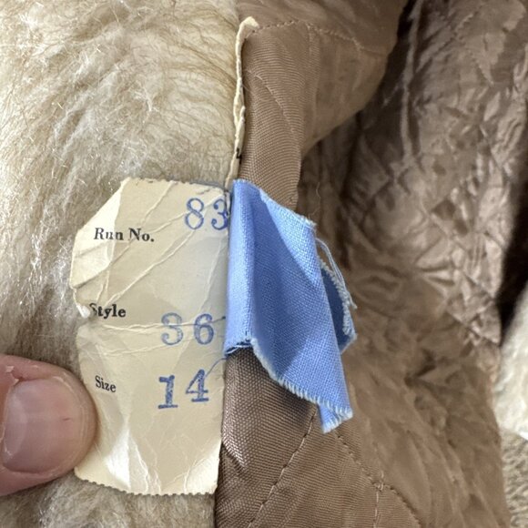 Vintage 70s Faux Fur Faux Leather Belted Hooded Coat Quilted Lining Women’s XS/S - Picture 9 of 9